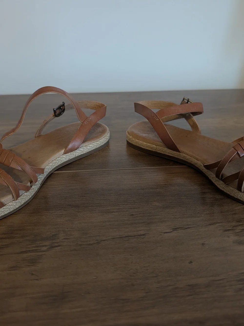 Ugg Women's Brown Woven Leather Sandals